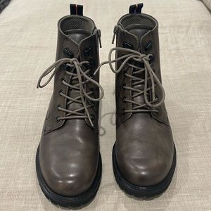 Women's Ecco brand boots. Olive greenish color. Very comfortable.